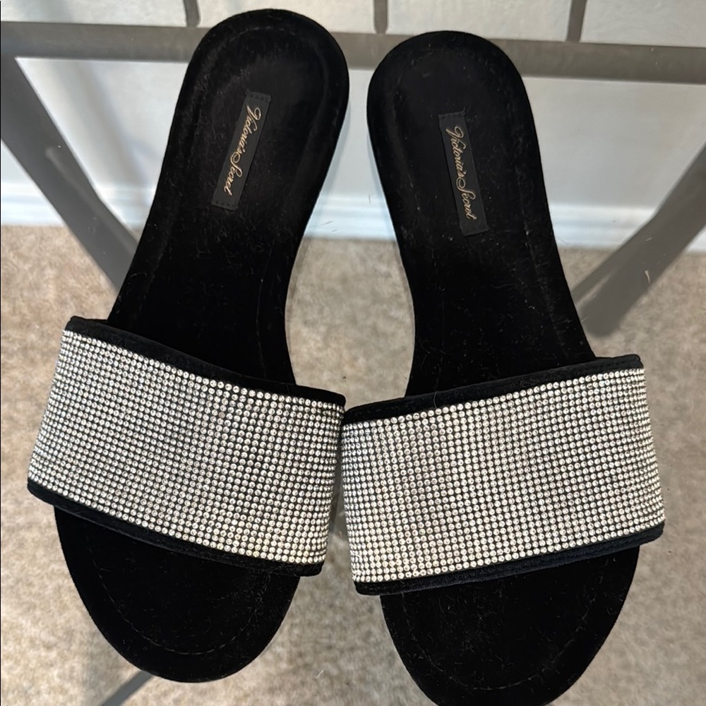 Victoria Secret Rhinestone Sparkling Black and Silver Slip In Sandals Size M